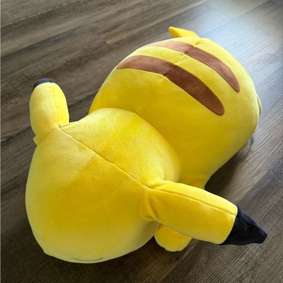 18 inches sleeping plush Pikachu - Picture 7 of 7
